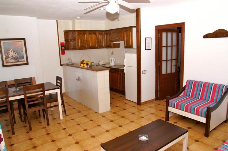 Bahia Park Hotel Cala En Porter  Interior photo