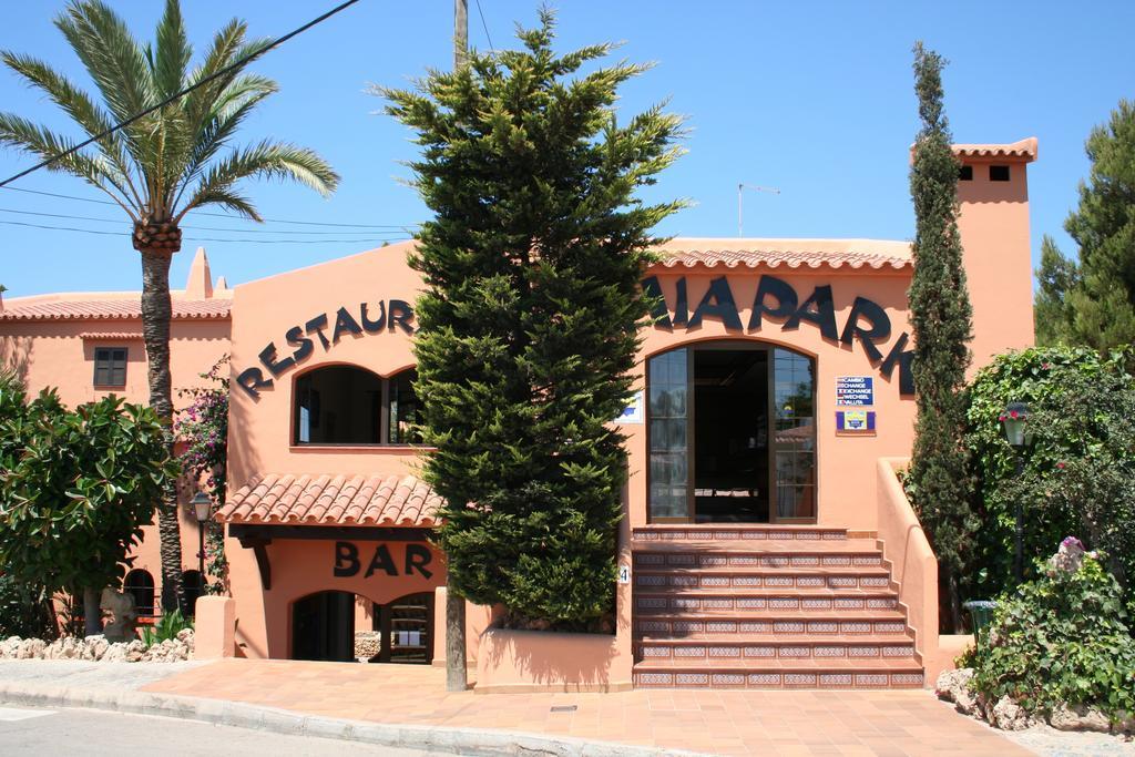 Bahia Park Hotel Cala En Porter  Exterior photo